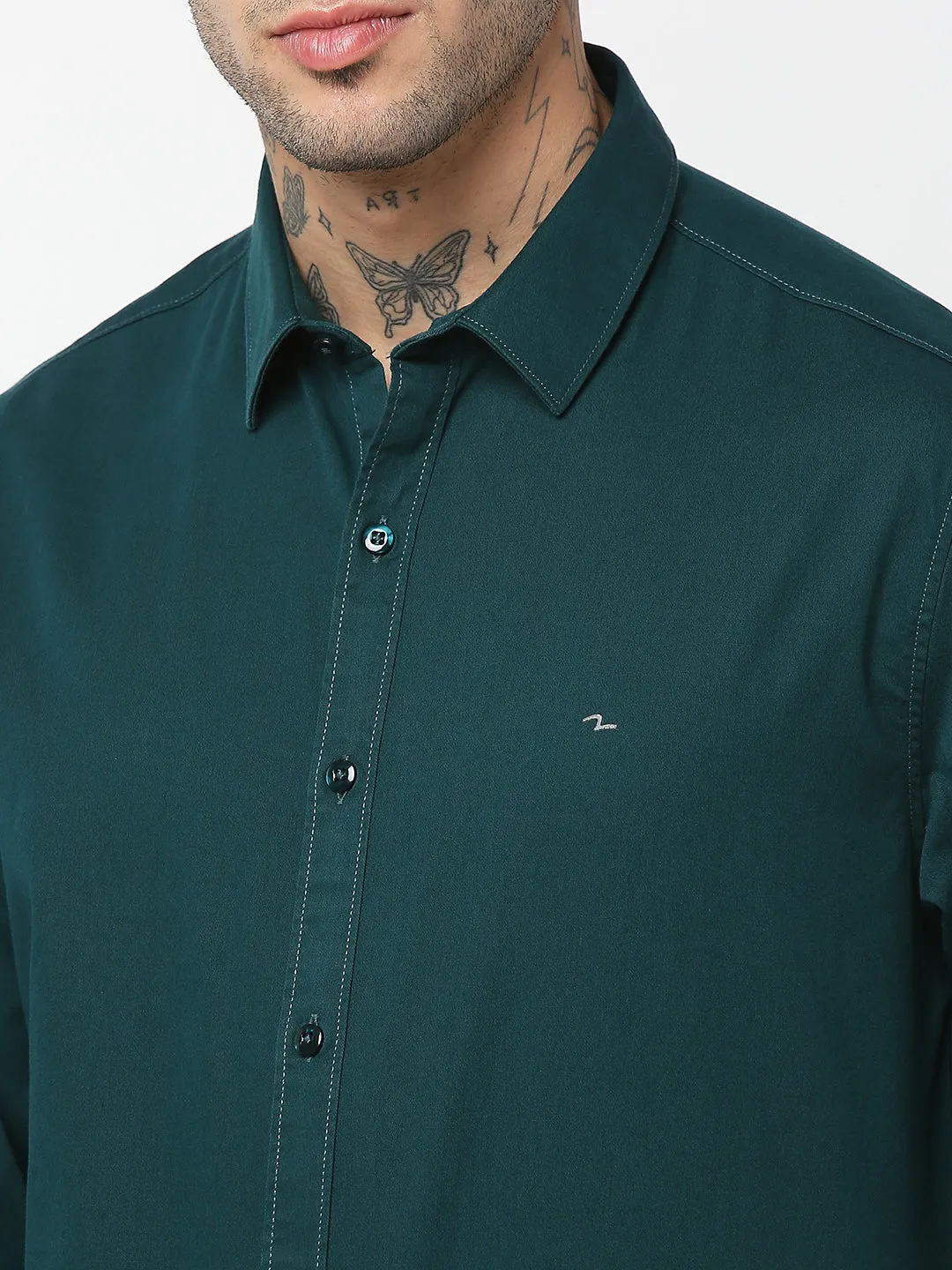 Spykar Men Dark Green Cotton Slim Fit Plain Shirts